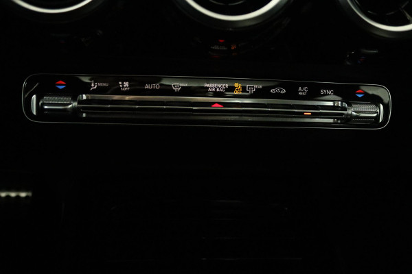 Mercedes-Benz B-Klasse 180 Business Solution AMG Automaat (CAMERA, STOELV, PANORAMADAK, PDC, NL-AUTO, GOED ONDERHOUDEN)