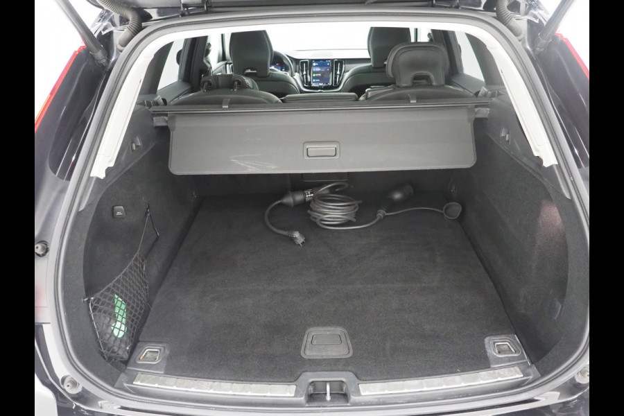 Volvo XC60 2.0 T6 Recharge AWD Ultimate Long Range | Panoramadak | Pilot Assist | Harman/Kardon | 360 | Head Up