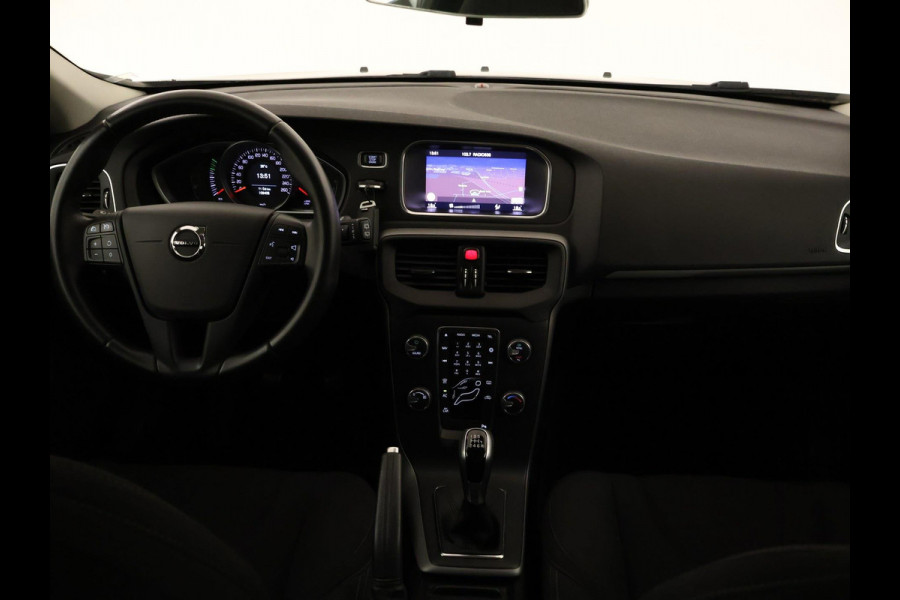 Volvo V40 2.0 T2 Momentum NAVI | Bluetooth | Dealer onderhouden