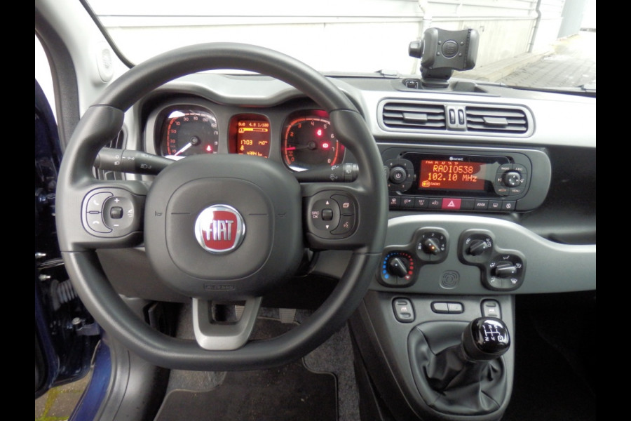 Fiat Panda 1.2 4-cilinder | Lounge | UConnect | 5- zits uitvoering |