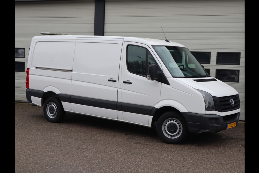 Volkswagen Crafter 35 2.0 TDI 141pk Euro 6 L2H1 Lang - 3,5t kg Trekhaak - Cruise