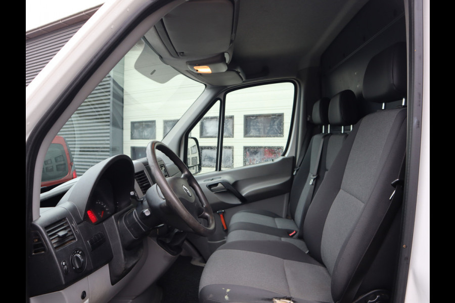 Volkswagen Crafter 35 2.0 TDI 141pk Euro 6 L2H1 Lang - 3,5t kg Trekhaak - Cruise