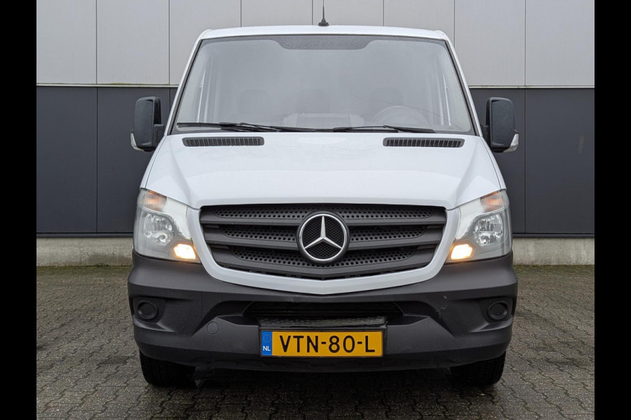 Mercedes-Benz Sprinter 211 110PK L2H1 AIRCO NAVI STANDKACHEL TREKHAAK