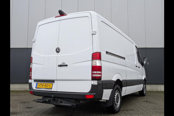 Mercedes-Benz Sprinter 211 110PK L2H1 AIRCO NAVI STANDKACHEL TREKHAAK