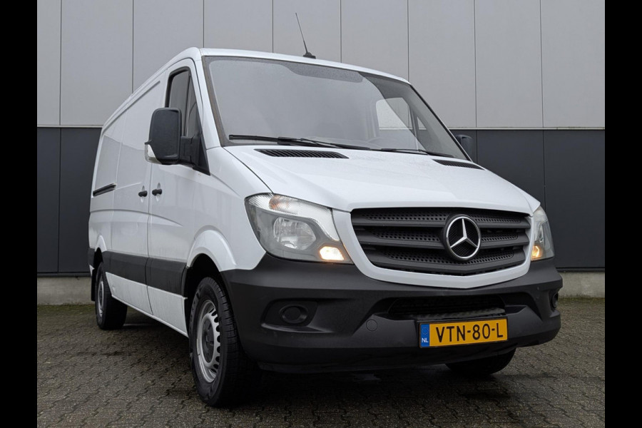 Mercedes-Benz Sprinter 211 110PK L2H1 AIRCO NAVI STANDKACHEL TREKHAAK