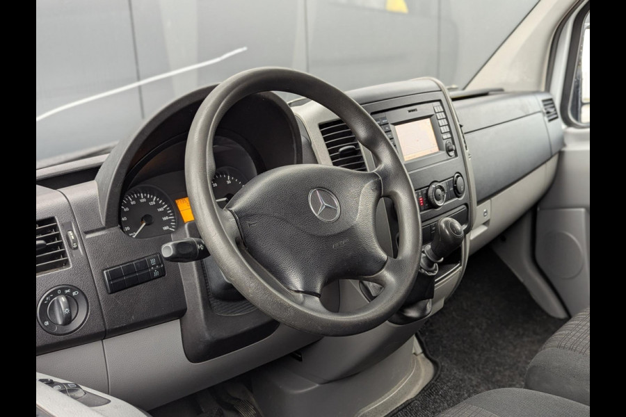 Mercedes-Benz Sprinter 211 110PK L2H1 AIRCO NAVI STANDKACHEL TREKHAAK