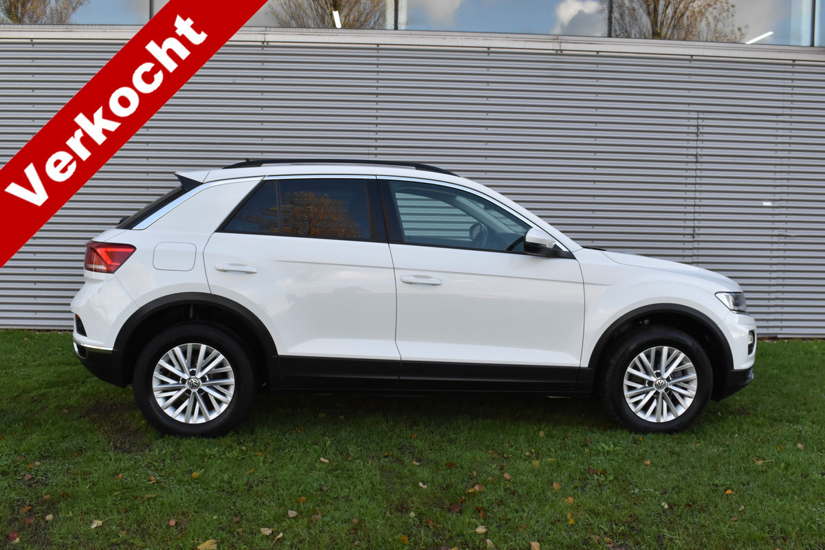 Volkswagen T-Roc 1.5 TSI Sport Business R Automaat Panoramadak El-achterklep Afmeembare trekhaak 1.5 motor