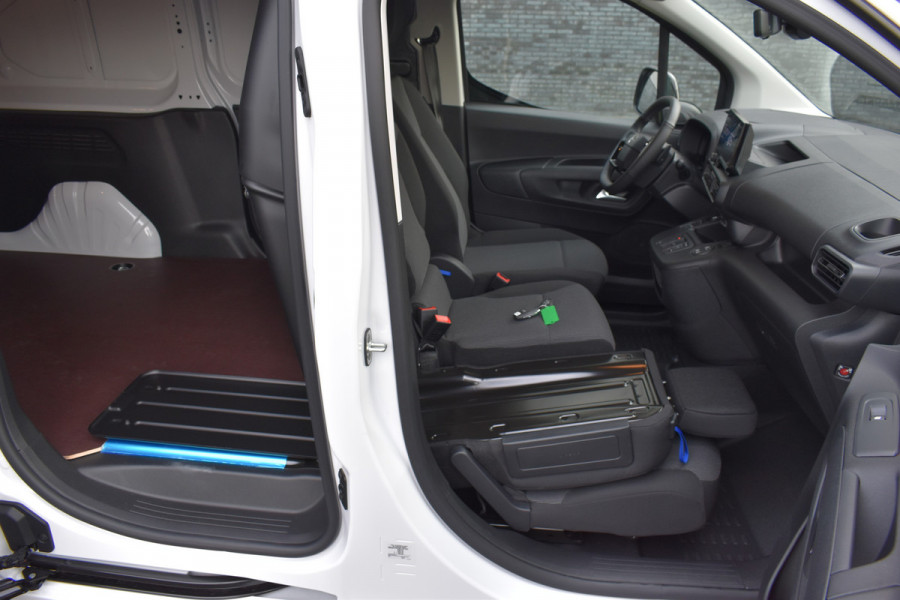 Opel Combo 1.5 BlueHDi 130 S&S L2 Lengte 2/XL 3-pers Parkeer camera's stuurverwarming dode hoek detectie Nieuw model/ registratie 2024/ GEEN BPM