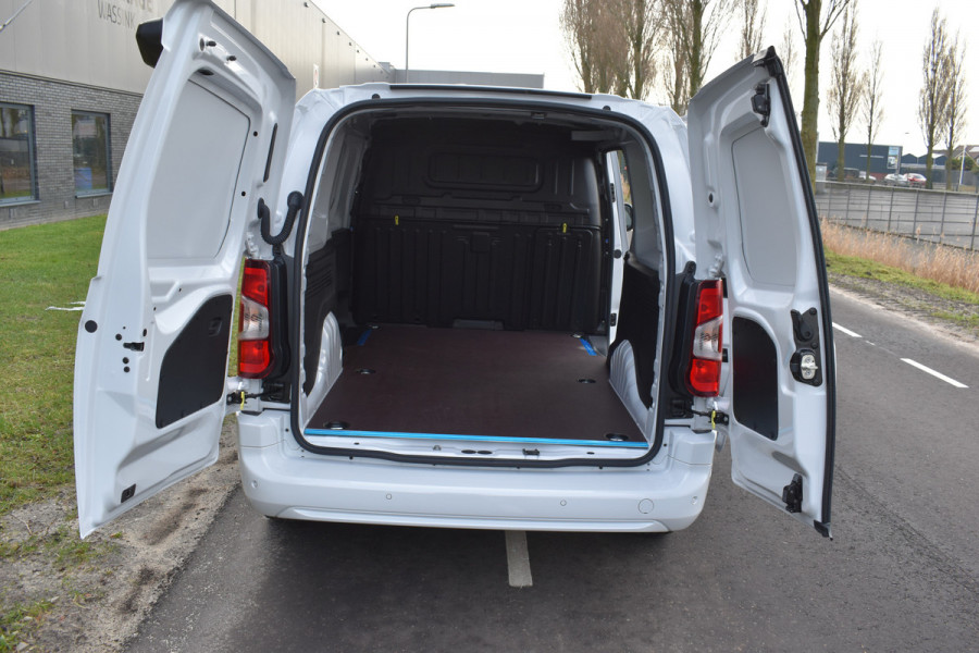 Opel Combo 1.5 BlueHDi 130 S&S L2 Lengte 2/XL 3-pers Parkeer camera's stuurverwarming dode hoek detectie Nieuw model/ registratie 2024/ GEEN BPM