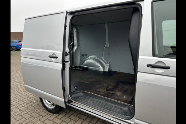 Volkswagen Transporter 2.0 TDI L1H1 Trendl. TREKHAAK! CAMERA! BLUETOOTH!