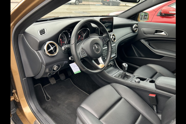 Mercedes-Benz GLA 180 d Business