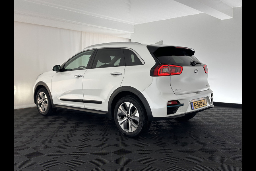 Kia e-Niro ExecutiveLine 64 kWh (INCL.BTW) Aut. *FULL-LEATHER | JBL-AUDIO | FULL-LED | NAVI-FULLMAP | DAB | ADAPT.CRUISE | CAMERA | MEMORY-PACK | LANE-ASSIST | KEYLESS | DIGI-COCKPIT | SHIFT-PADDLES | COMFORT-SEATS | 17"ALU