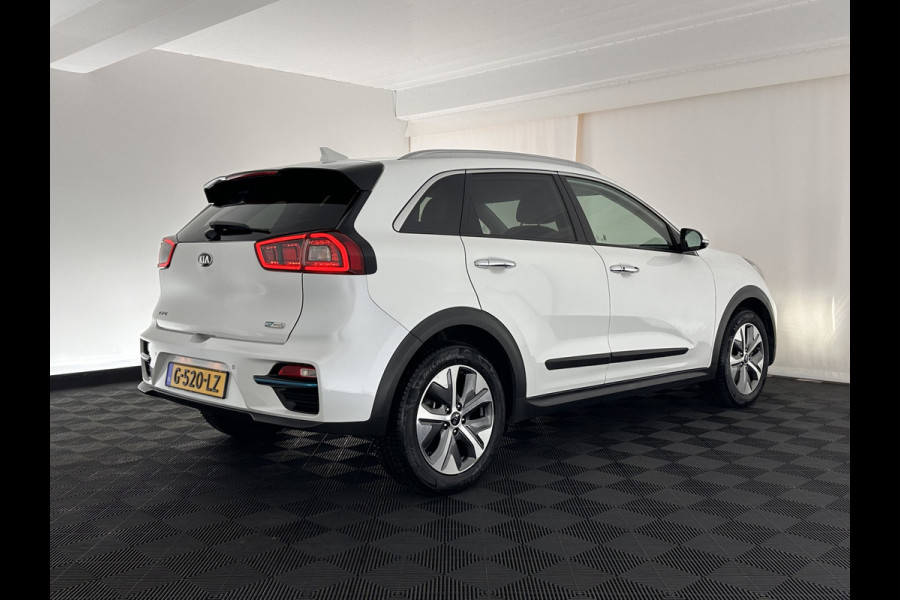 Kia e-Niro ExecutiveLine 64 kWh (INCL.BTW) Aut. *FULL-LEATHER | JBL-AUDIO | FULL-LED | NAVI-FULLMAP | DAB | ADAPT.CRUISE | CAMERA | MEMORY-PACK | LANE-ASSIST | KEYLESS | DIGI-COCKPIT | SHIFT-PADDLES | COMFORT-SEATS | 17"ALU