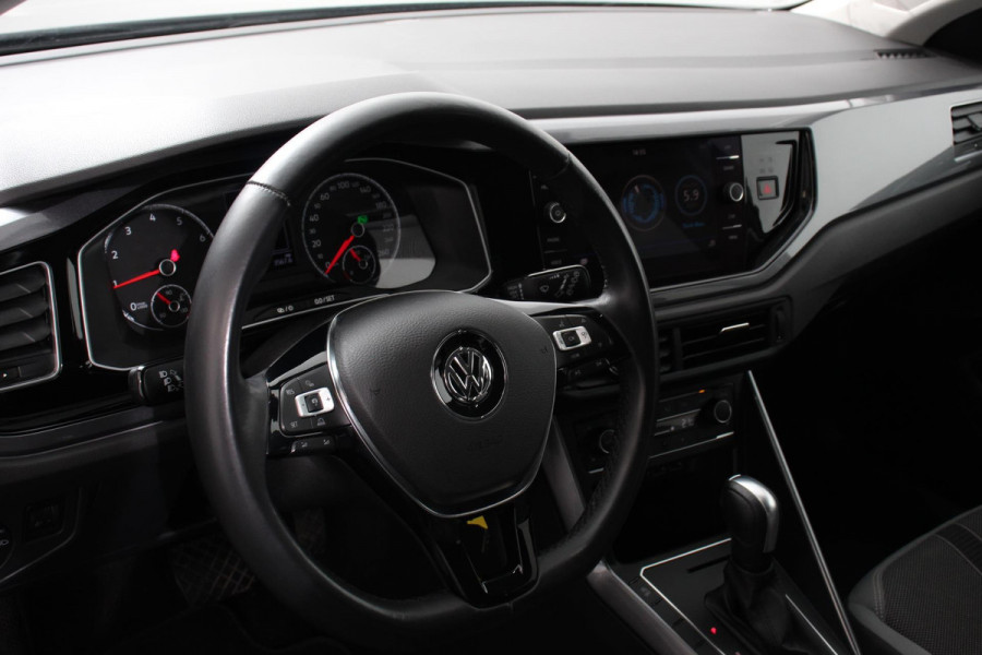 Volkswagen Polo 1.0 TSI 116 pk DSG Highline | Navigatie | Apple Carplay/Android Auto | Adaptive cruise control | Parkeersensoren | Verwarmde voorstoelen | Afneembare trekhaak | Privacy glas