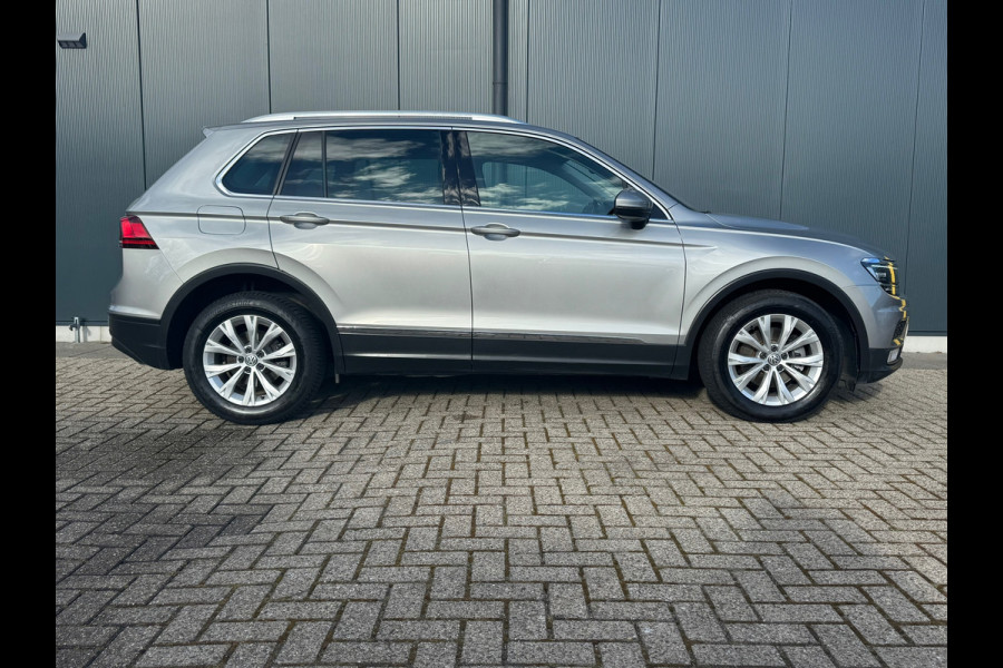 Volkswagen Tiguan 1.4 TSI ACT Connected Series * Cruise * Trekhaak * AppleCarPlay * Visueel cockpit *