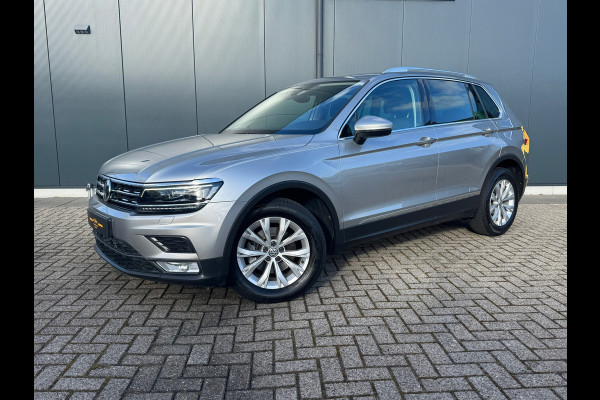 Volkswagen Tiguan 1.4 TSI ACT Connected Series * Cruise * Trekhaak * AppleCarPlay * Visueel cockpit *