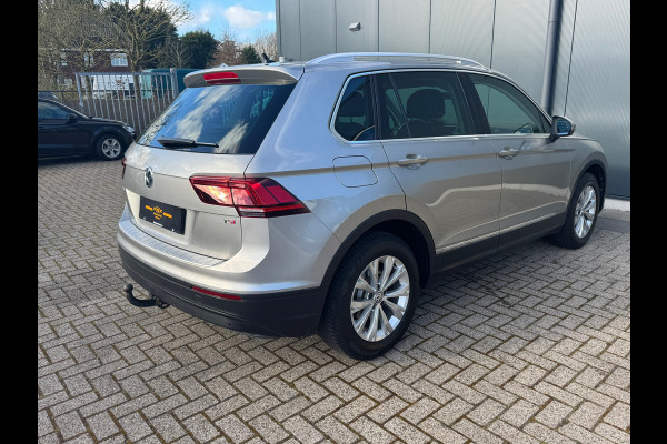 Volkswagen Tiguan 1.4 TSI ACT Connected Series * Cruise * Trekhaak * AppleCarPlay * Visueel cockpit *