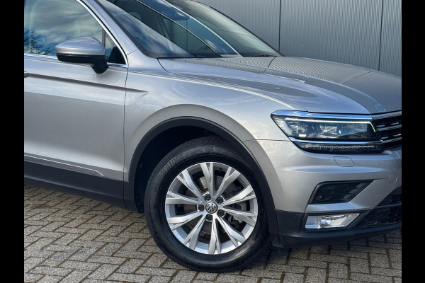 Volkswagen Tiguan 1.4 TSI ACT Connected Series * Cruise * Trekhaak * AppleCarPlay * Visueel cockpit *