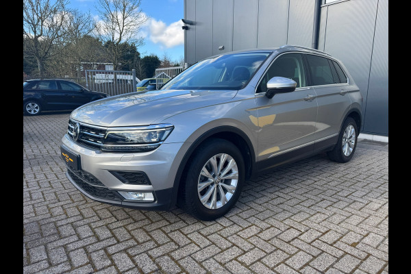 Volkswagen Tiguan 1.4 TSI ACT Connected Series * Cruise * Trekhaak * AppleCarPlay * Visueel cockpit *