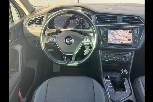 Volkswagen Tiguan 1.4 TSI ACT Connected Series * Cruise * Trekhaak * AppleCarPlay * Visueel cockpit *