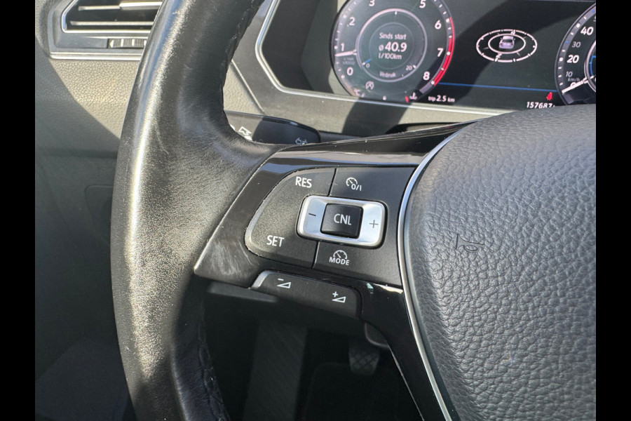 Volkswagen Tiguan 1.4 TSI ACT Connected Series * Cruise * Trekhaak * AppleCarPlay * Visueel cockpit *