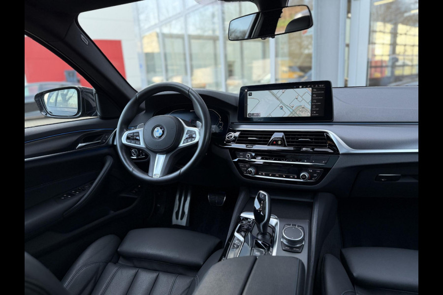 BMW 5 Serie Touring 530e High Executive M-Sport |Pano|Leer|Carplay|El.Trekhaak|