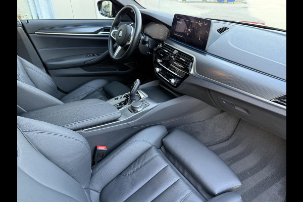 BMW 5 Serie Touring 530e High Executive M-Sport |Pano|Leer|Carplay|El.Trekhaak|