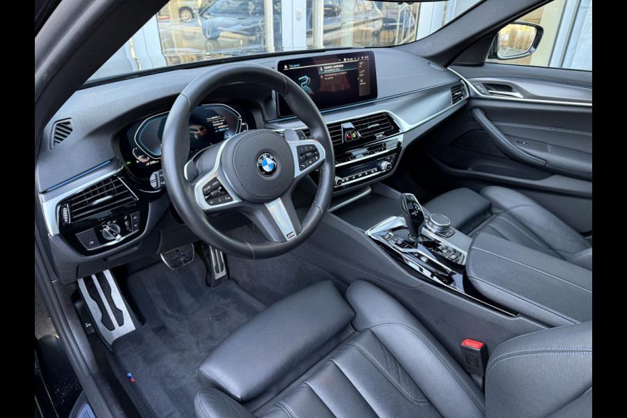 BMW 5 Serie Touring 530e High Executive M-Sport |Pano|Leer|Carplay|El.Trekhaak|