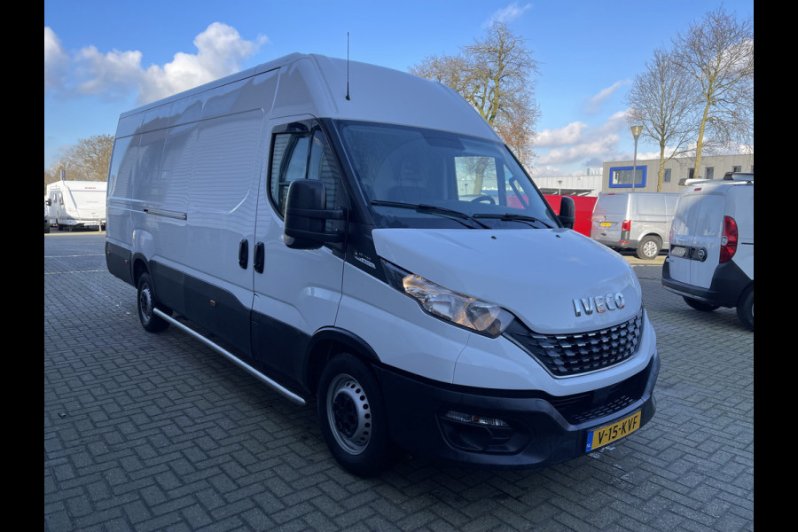 Iveco Daily 35S14V 2.3 410 L4H2 automaat / vaste prijs rijklaar € 23.950 ex btw / lease vanaf € 428 / cruise en climate control / trekhaak 3500 kg / euro 6 diesel / bpm vrij / laadruimte 475 cm lang