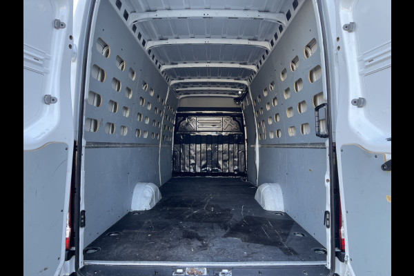 Iveco Daily 35S14V 2.3 410 L4H2 automaat / vaste prijs rijklaar € 23.950 ex btw / lease vanaf € 428 / cruise en climate control / trekhaak 3500 kg / euro 6 diesel / bpm vrij / laadruimte 475 cm lang