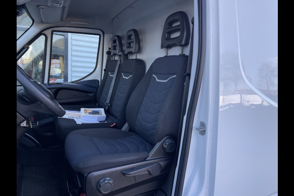 Iveco Daily 35S14V 2.3 410 L4H2 automaat / vaste prijs rijklaar € 23.950 ex btw / lease vanaf € 428 / cruise en climate control / trekhaak 3500 kg / euro 6 diesel / bpm vrij / laadruimte 475 cm lang