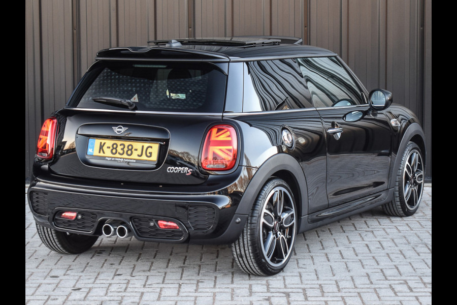 MINI Mini 2.0 COOPER S HAMMERSMITH | NL AUTO | 1e EIGENAAR | 3525KM! | PANORAMADAK | SPORSTOEL | CAMERA | HARMAN/KARDON | AMBIANCE INTERIE