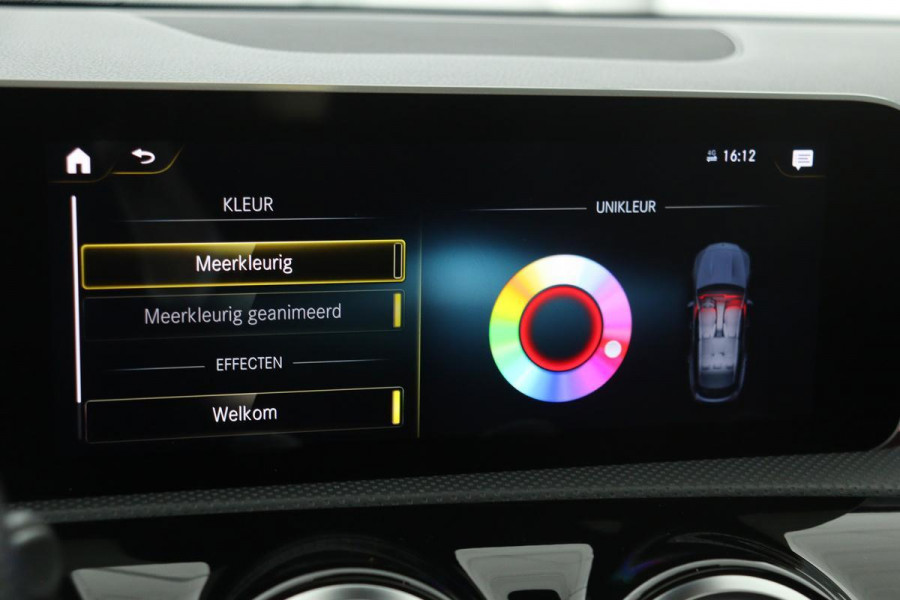 Mercedes-Benz CLA-Klasse 200 AMG | Panoramadak | Carplay | Widescreen | Sfeerverlichting | DAB+ | Stoelverwarming | Keyless | Full LED