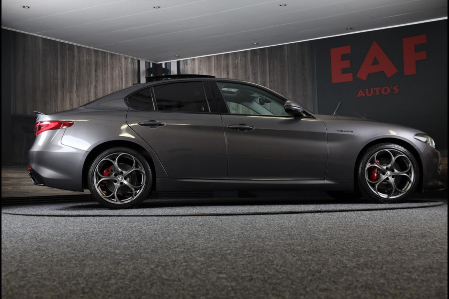 Alfa Romeo Giulia 2.0 T AWD Veloce / 280 PK / AUT / Leder Interieur / HK / Elek Stoelen / Camera / Navi / Ecc / Led / Pdc / 19 In