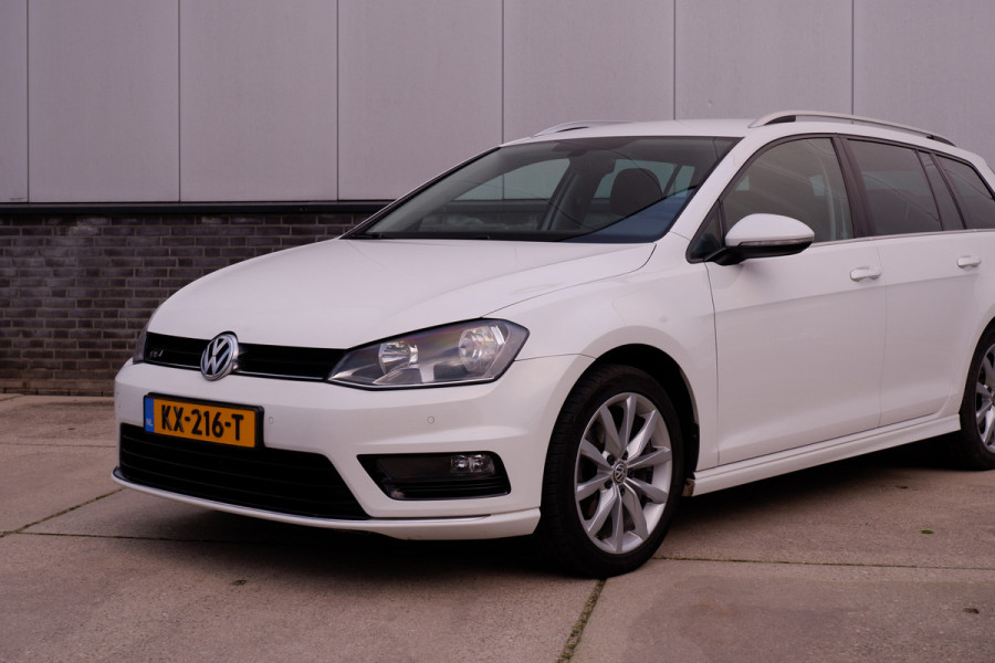 Volkswagen GOLF Variant 1.4 TSI Connected Series R-Line | Trekhaak | Navi | Camera | PDC | Carplay | Cruise