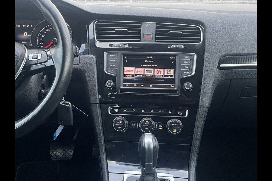 Volkswagen GOLF Variant 1.4 TSI Connected Series R-Line | Trekhaak | Navi | Camera | PDC | Carplay | Cruise