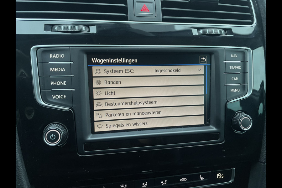 Volkswagen GOLF Variant 1.4 TSI Connected Series R-Line | Trekhaak | Navi | Camera | PDC | Carplay | Cruise