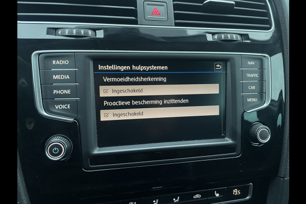 Volkswagen GOLF Variant 1.4 TSI Connected Series R-Line | Trekhaak | Navi | Camera | PDC | Carplay | Cruise