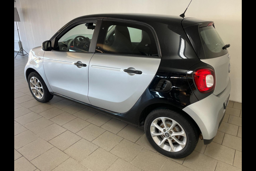 Smart Forfour 1.0 Business Solution AIRCO CRUISE BLUETOOTH ELEK RAMEN CENT VERG LM VELGEN PRIVACYGLAS ZEER NETTE AUTO