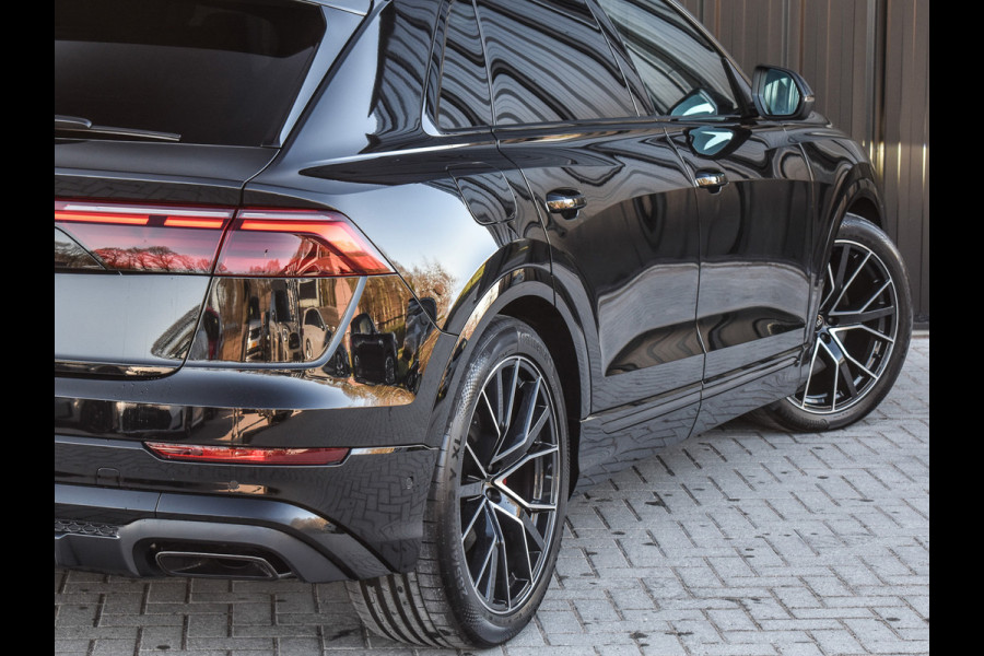 Audi Q8 55TFSI e QUATTRO PRO LINE S COMPETITION | S-SEATS | PANORAMADAK | 4 WIEL BESTURING | B&O SOUND | HEAD-UP | LUCHTVERING | DAB+ |