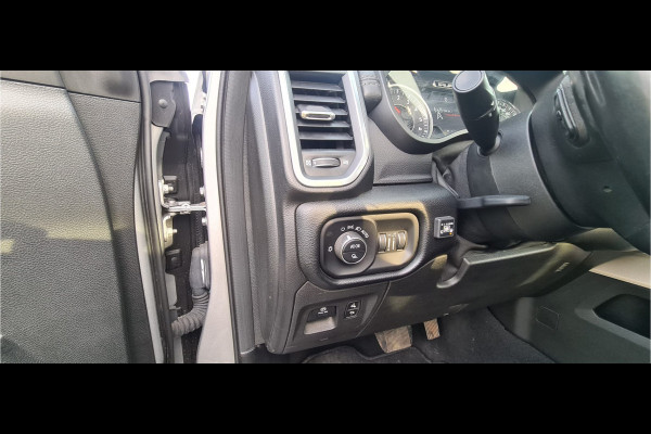 Dodge Ram 1500 5.7 V8 4x4 Crew Cab 5'7 Laramie | Pano | 360cam Volle Auto