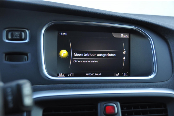 Volvo V40 T4 190PK handgeschakeld Business Sport Cruise control / Standkachel / Parkeersensoren achter / Bluetooth / Navigatie / Stoelverwarming /