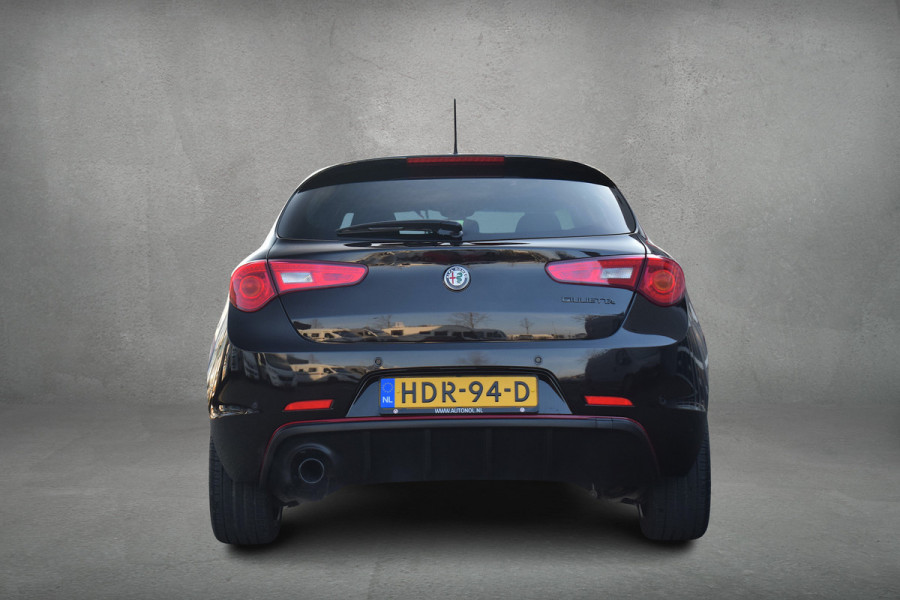 Alfa Romeo Giulietta 1.4 Turbo Sport | Apple CarPlay | Alcantara | Stoelverw. | 18'' LM