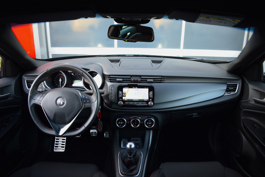 Alfa Romeo Giulietta 1.4 Turbo Sport | Apple CarPlay | Alcantara | Stoelverw. | 18'' LM