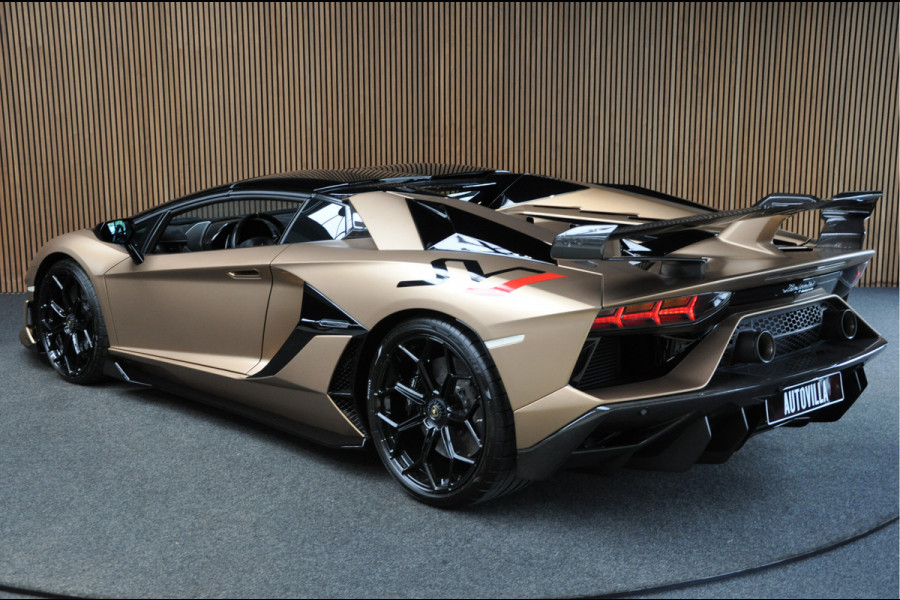 Lamborghini Aventador 6.5 V12 SVJ Roadster Lift Shiney Carbon Camera 1-800