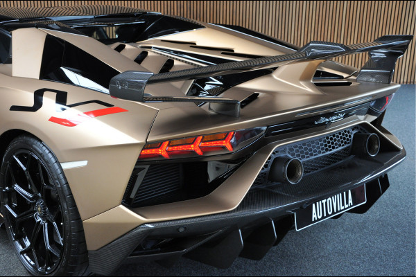 Lamborghini Aventador 6.5 V12 SVJ Roadster Lift Shiney Carbon Camera 1-800