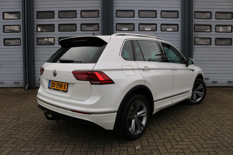 Volkswagen Tiguan 1.5 TSI ACT Highline Business R-line Panodak Virtual cockpit Navi Led T-haak Bj:2019