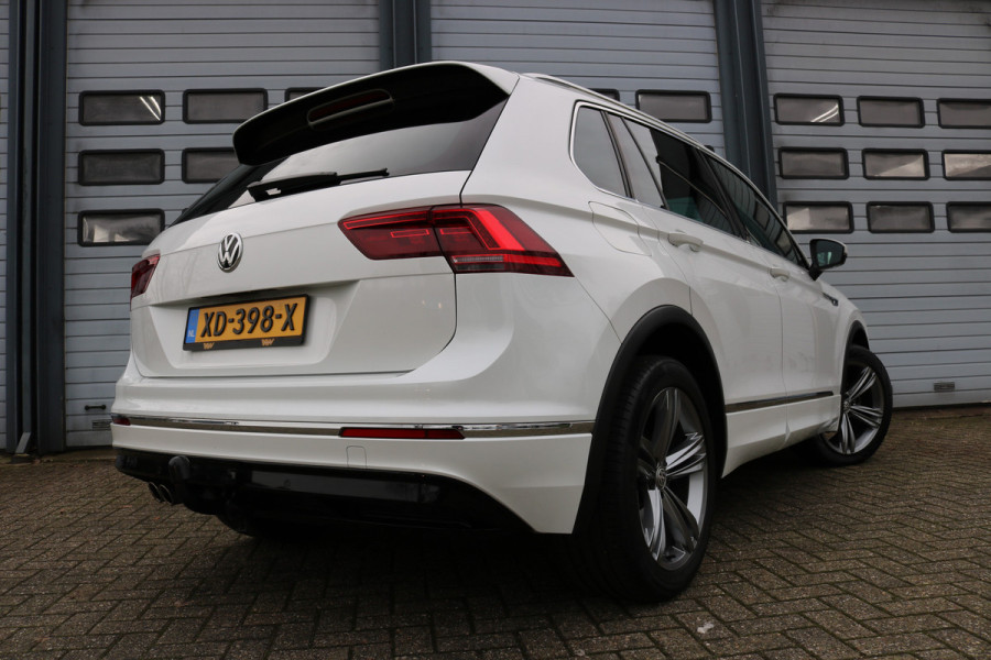 Volkswagen Tiguan 1.5 TSI ACT Highline Business R-line Panodak Virtual cockpit Navi Led T-haak Bj:2019