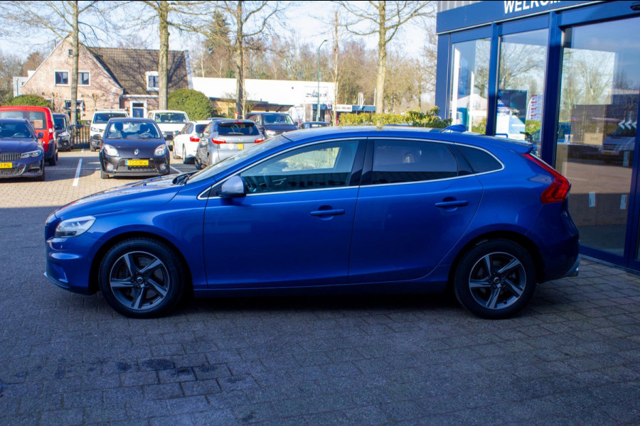 Volvo V40 2.0 D3 Business Sport | Prijs incl. 12 mnd garantie | 16"LMV Navi Camera Bluetooth Stoelverwarming Trekhaak