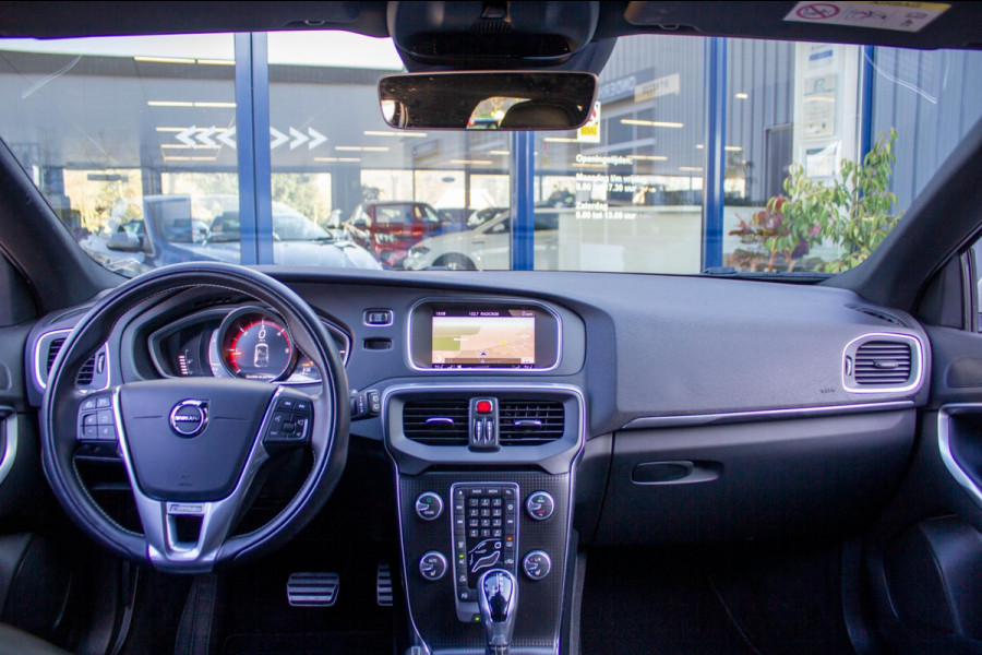 Volvo V40 2.0 D3 Business Sport | Prijs incl. 12 mnd garantie | 16"LMV Navi Camera Bluetooth Stoelverwarming Trekhaak
